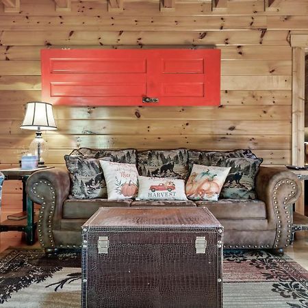 Mountain View Family Cabin W Game Room & Pool Sevierville Exterior photo