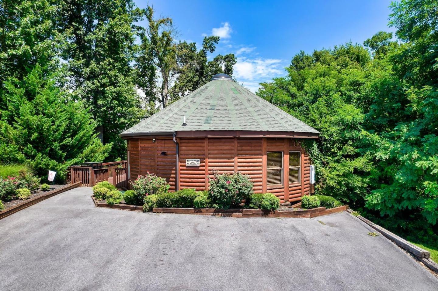 Mountain View Family Cabin W Game Room & Pool Sevierville Exterior photo
